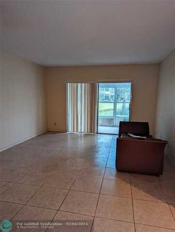 3430 NW 52nd Ave, Lauderdale Lakes, FL 33319