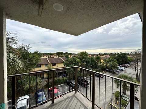 4851 NW 26th Ct, Lauderdale Lakes, FL 33313
