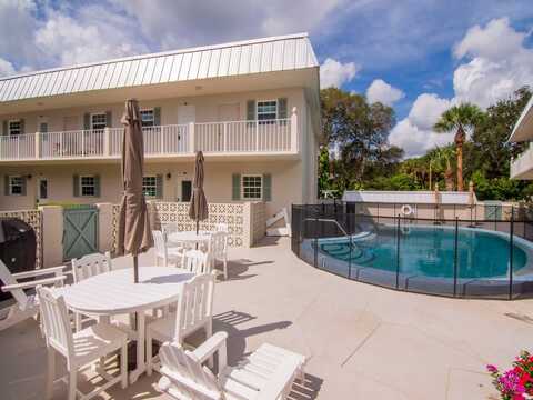 900 Jasmine Lane, Vero Beach, FL 32963