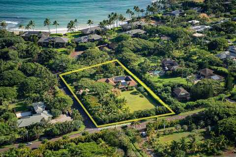 22 Cane Rd, Paia, HI 96779