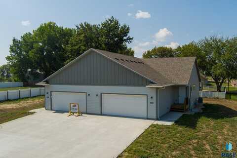 3031 N Wayland Ave, Sioux Falls, SD 57104