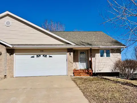 1706 S Campbell Trl, Sioux Falls, SD 57106