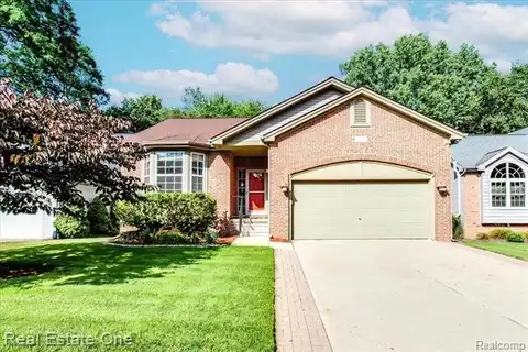 344 LAKE FOREST Drive, Waterford, MI 48327