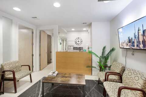 800 Second Avenue 806, New York, NY 10017