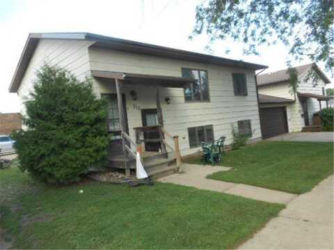 310 8th Street, Windom, MN 56101