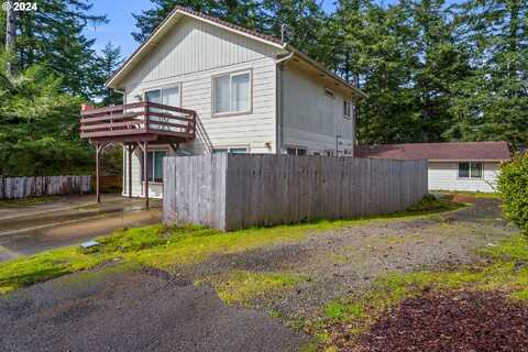 2137 10TH ST, Florence, OR 97439