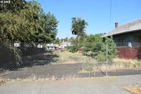 607 SW 2ND ST, Pendleton, OR 97801