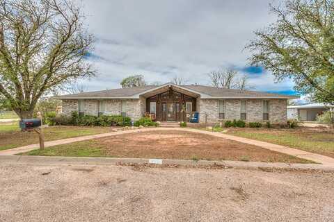 810 Live Oak St, Ballinger, TX 76821