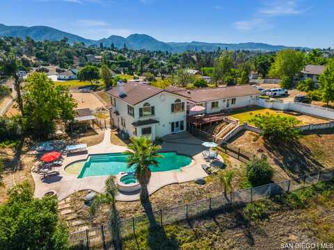 10310 Circa Valle Verde, El Cajon, CA 92021