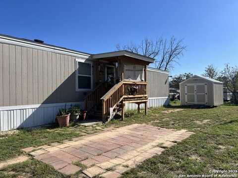 720 Sanches, Pleasanton, TX 78064