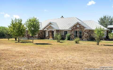 6710 LEAL RD, Pleasanton, TX 78064