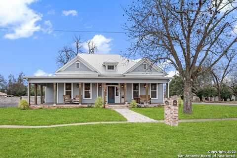 405 Front St, Comfort, TX 78013