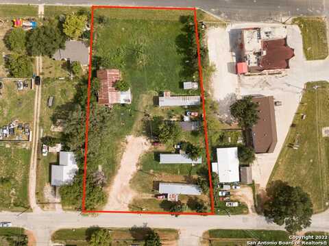 1804 SUTHERLAND SPRINGS RD, Floresville, TX 78114