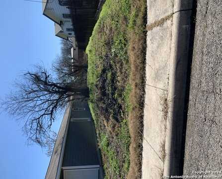 218 W Milvid Ave, San Antonio, TX 78211