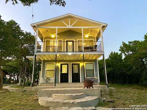 673 Overland Trail, Bandera, TX 78003