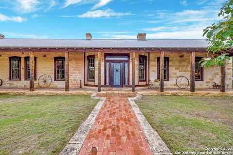 113 James St, Brackettville, TX 78832