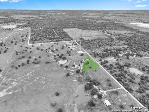 3538 CR 424, Waelder, TX 78959