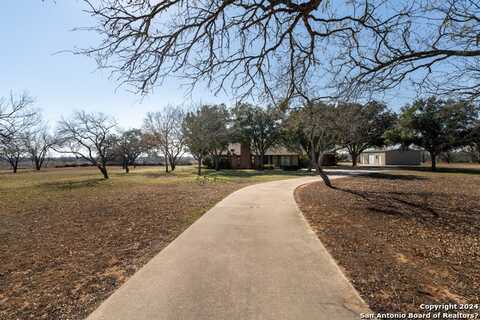 117 OAKLAWN DR, Floresville, TX 78114