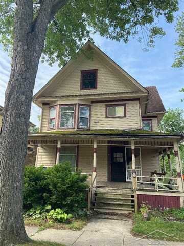 1021 Adams, Saginaw, MI 48602