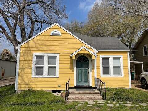 137 East La Fayette Street, La Grange, TX 78945