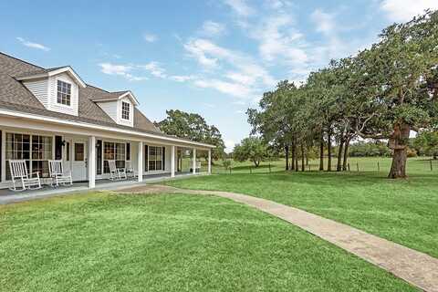 3817 O'Quinn Branch Road, La Grange, TX 78945