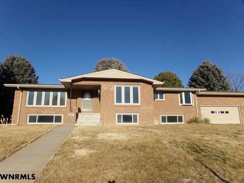 1201 LARKSPUR DR, Scottsbluff, NE 69361