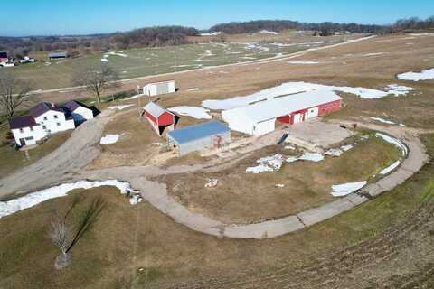 N8176 Kelly Road, Brooklyn, WI 53521