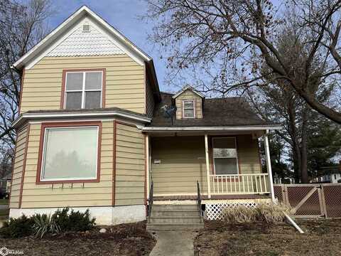 109 W Madison Avenue, Fairfield, IA 52556