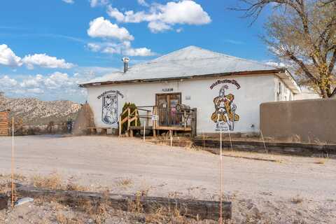 1042 County Rd 41, Velarde, NM 87582