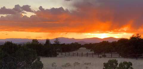 29 Camino del Cielo, Santa Fe, NM 87506