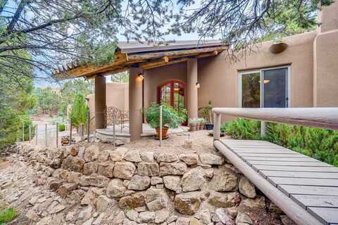 1404 Tesuque Creek, Santa Fe, NM 87501