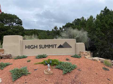 1121 S Summit Ridge, Santa Fe, NM 87501