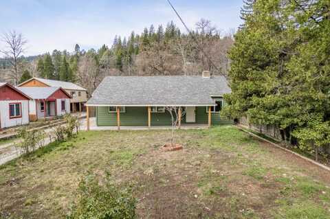 107 S 1st Street, Dunsmuir, OR 96025