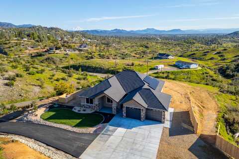 15797 Scruffy Drive, Redding, CA 96001