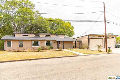 1218 N Avenue C, Shiner, TX 77984