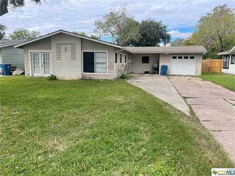 205 Crockett Street, Port Lavaca, TX 77979