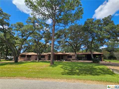 1038 Live Oak Drive, Inez, TX 77968