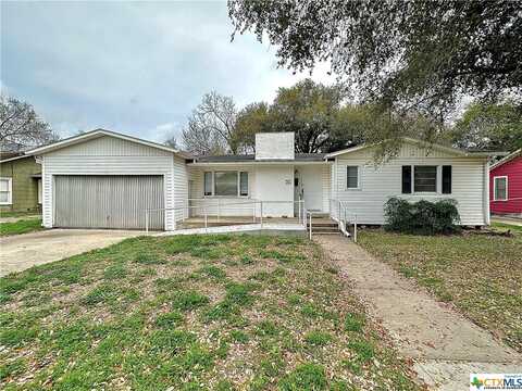 906 Du Pont Avenue, Victoria, TX 77901