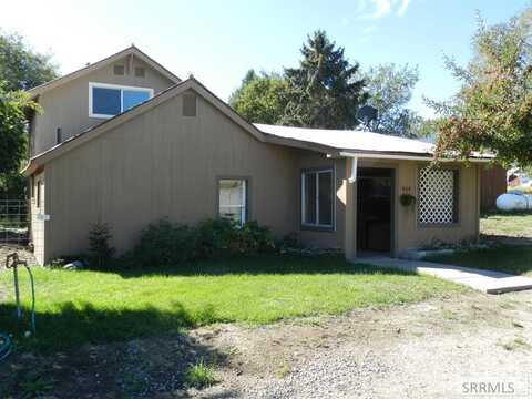 904 Cleveland Avenue, SALMON, ID 83467