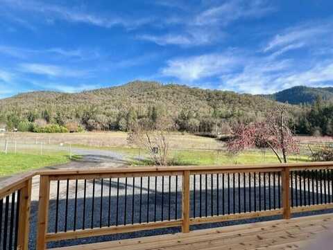 2097 Rogue River Highway, Gold Hill, OR 97525