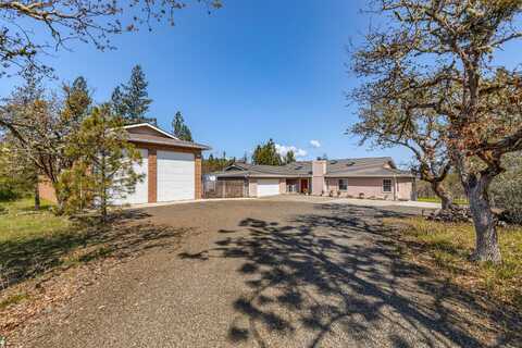 2703 Hammel Road, Eagle Point, OR 97524