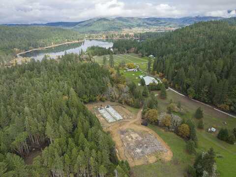 185 S Shore Drive, Selma, OR 97538