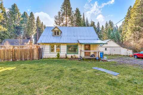 306 Red Blanket Road, Prospect, OR 97536