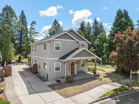 500 Valley Oak Boulevard, Central Point, OR 97502