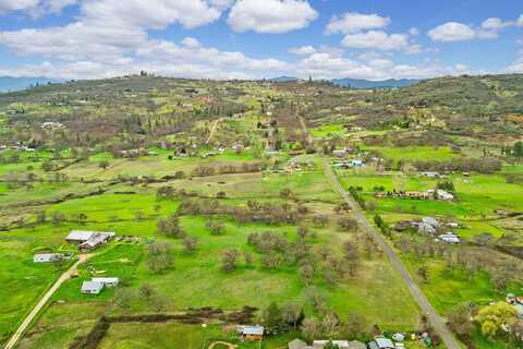 195 W Rolling Hills Drive, Eagle Point, OR 97524
