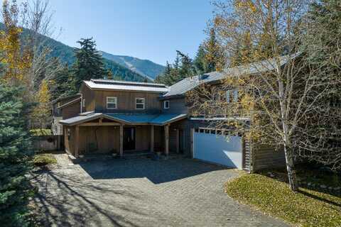 135 Simpson Dr, Ketchum, ID 83340