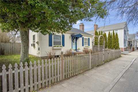 84 Third Street, Newport, RI 02840