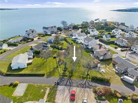 21 Namcook Road, Narragansett, RI 02882