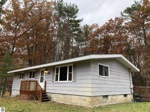 4331 N Spider Lake Road, Traverse City, MI 49696