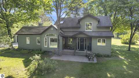 18367 Stedronsky Road, Thompsonville, MI 49683